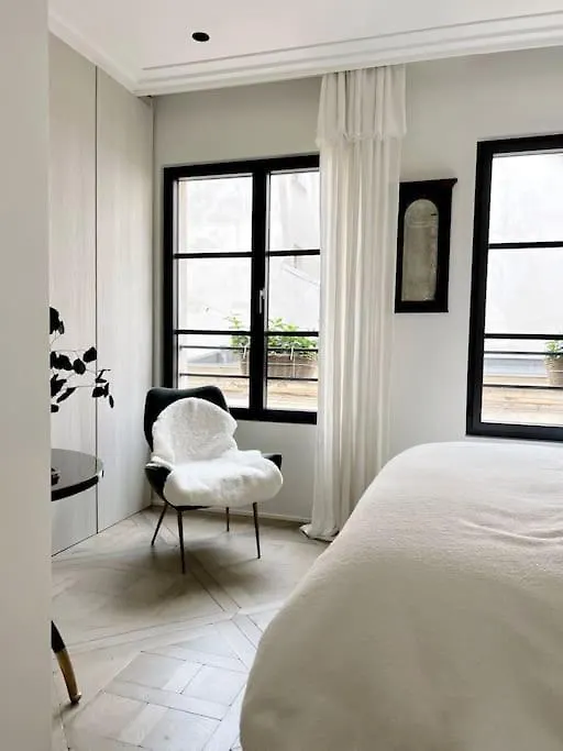 Petite Maison Dans Le Marais Parigi Francia