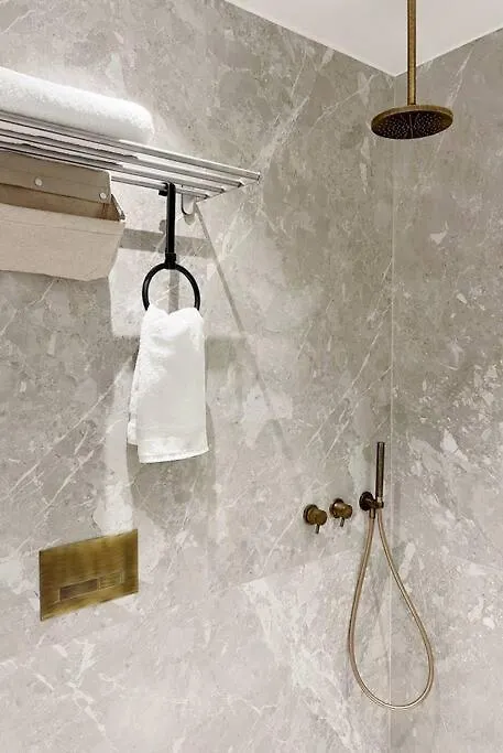 Appartamento Petite Maison Dans Le Marais Parigi